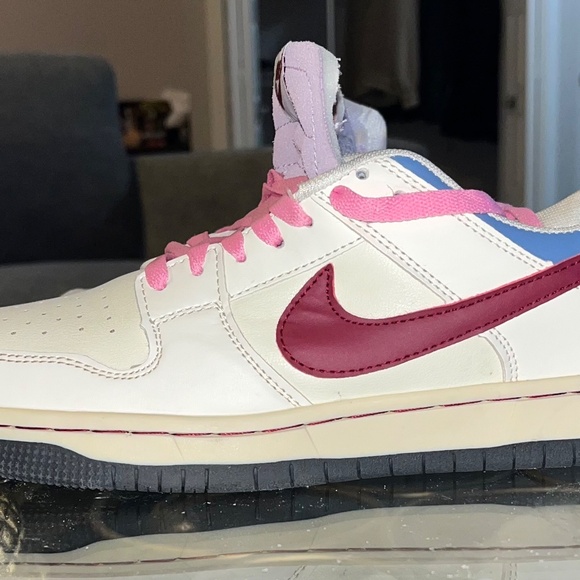 Brand New Nike SB Dunk Womens Athletic Shoes. Size 8.5 - Picture 4 of 9